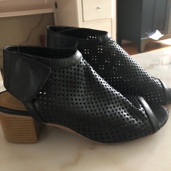 Block Heels - Picture 1 of 2